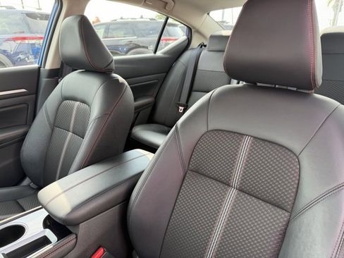 Certified 2025 Nissan Altima 2.5 SR image 11