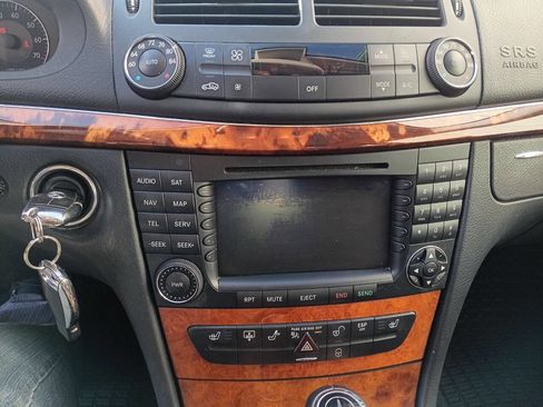 Used 2007 Mercedes-Benz E 350 4MATIC Sedan image 10