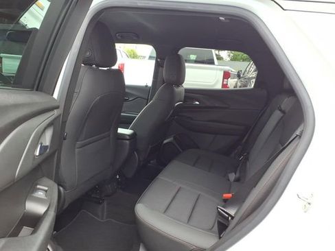 Used 2023 Chevrolet TrailBlazer RS w/ Convenience Package AWD/4WD image 17