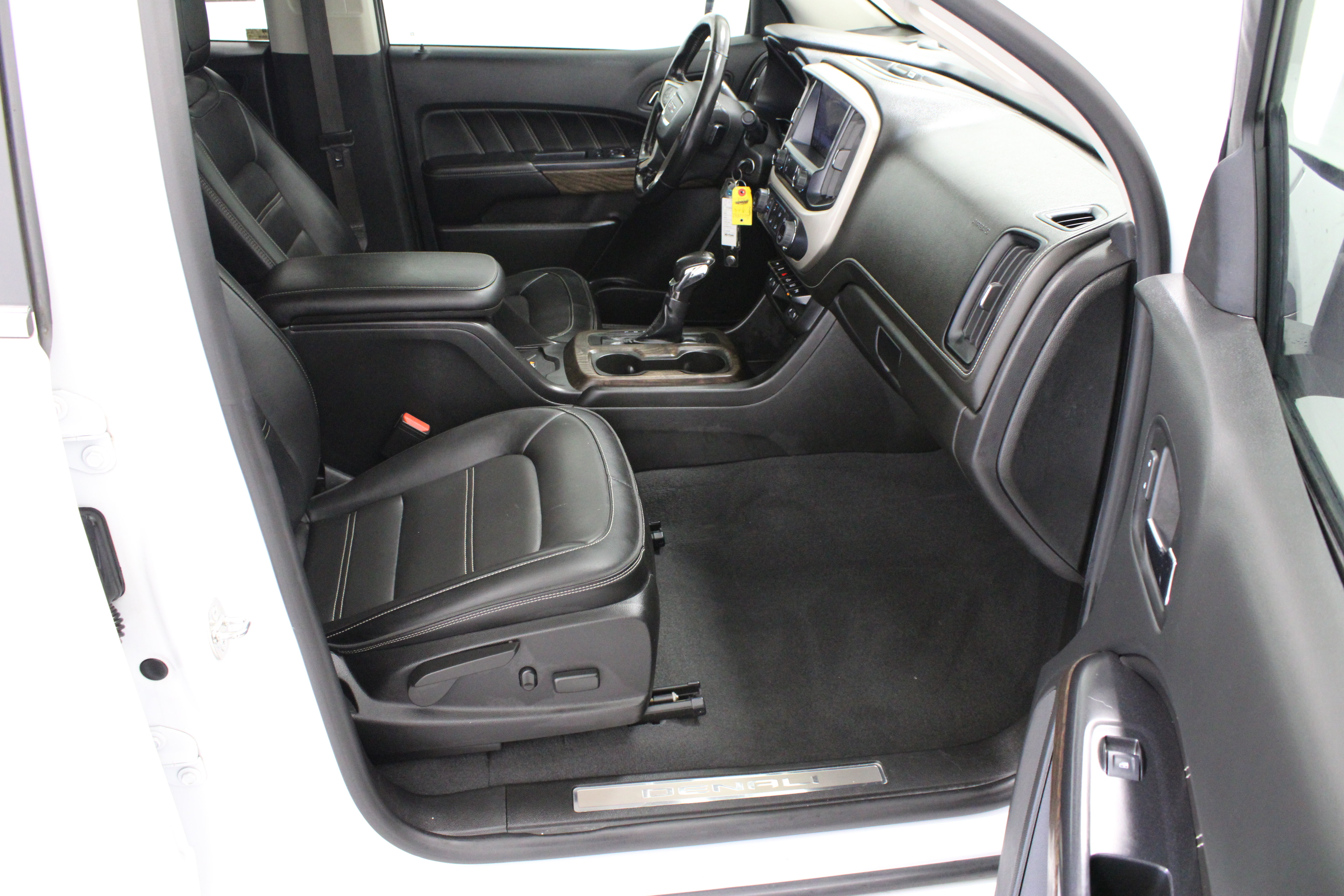 Used 2022 GMC Canyon Denali AWD/4WD image 35