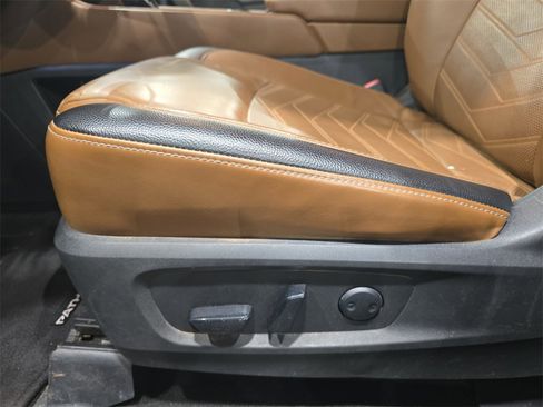 Used 2023 Nissan Pathfinder Platinum image 30