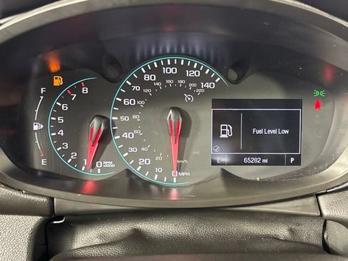 Used 2019 Chevrolet Trax LT w/ LT Convenience Package FWD image 34