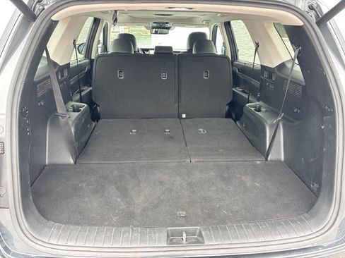 Used 2022 Hyundai Palisade SEL w/ 8P Bench Seat Package FWD image 17