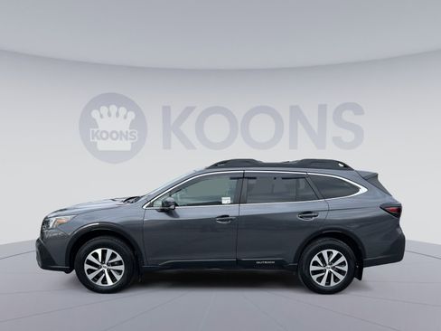 Used 2021 Subaru Outback Premium image 2