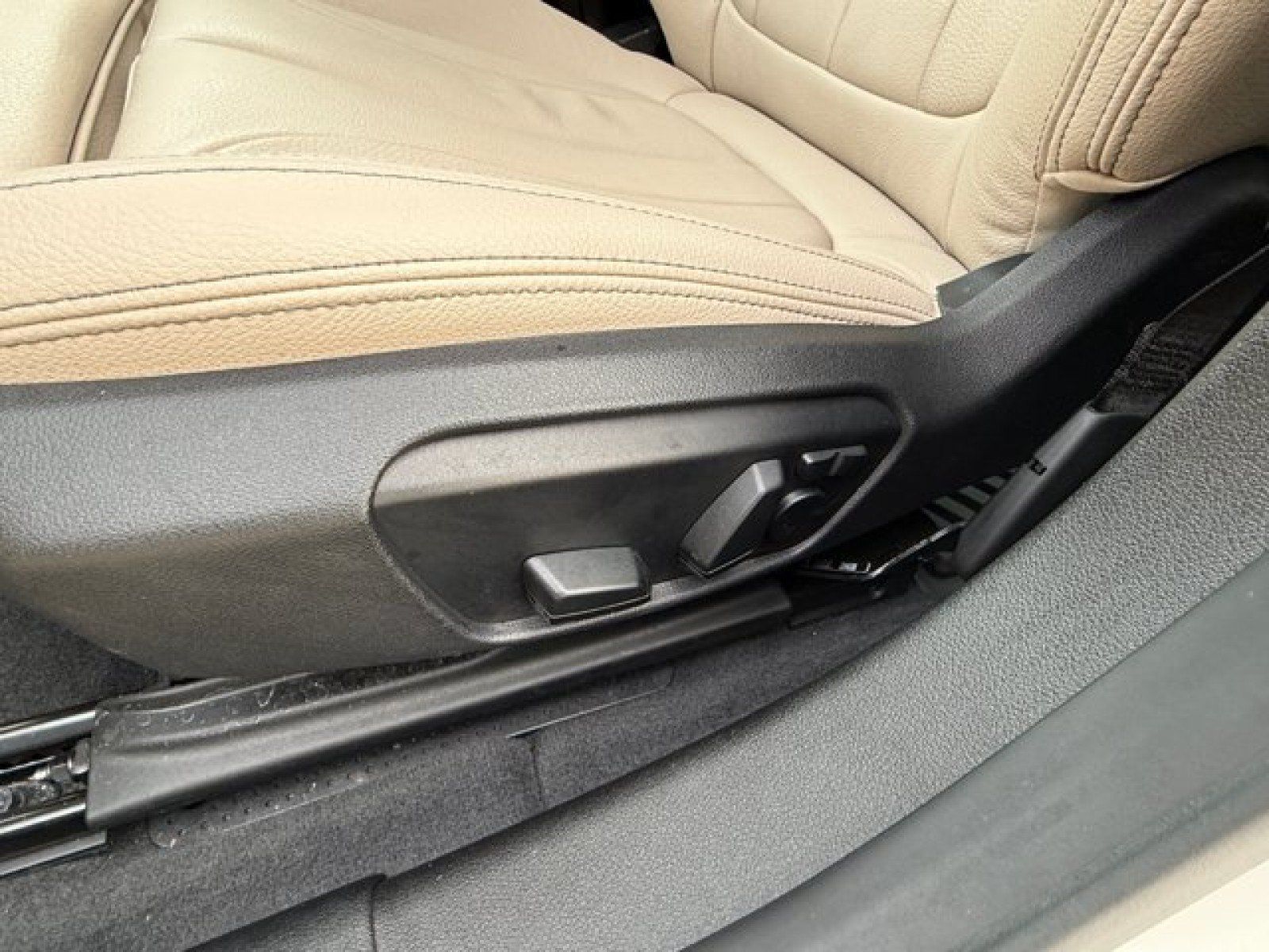 Used 2024 BMW M235i xDrive Gran Coupe w/ Premium Package AWD/4WD image 11