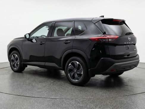 Used 2025 Nissan Rogue SV image 6