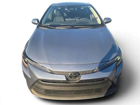Used 2025 Toyota Corolla LE FWD image 9