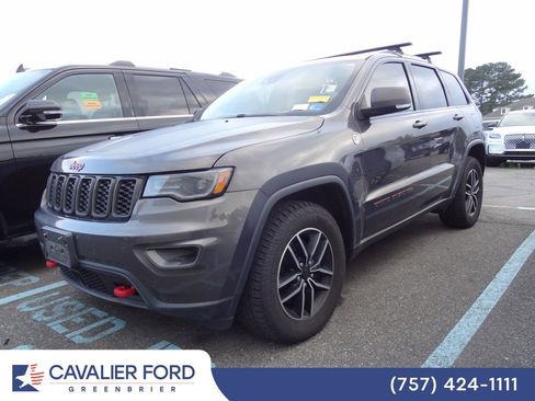 Used 2019 Jeep Grand Cherokee Trailhawk AWD/4WD image 3