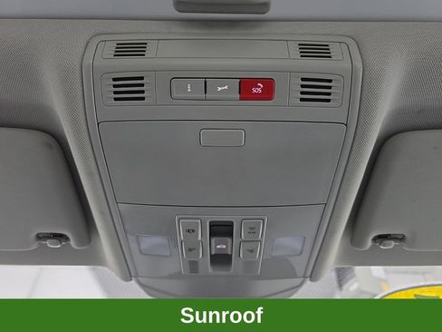Used 2025 Volkswagen Jetta SE w/ Sunroof Package FWD image 41