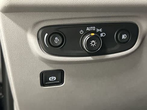 Used 2024 GMC Terrain SLT FWD image 19