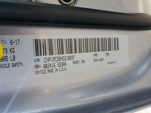 Used 2017 Jeep Cherokee Latitude image 13