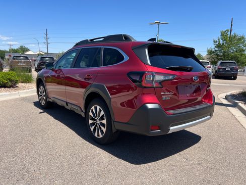 Used 2024 Subaru Outback Limited AWD/4WD image 12