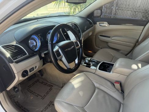Used 2014 Chrysler 300 image 10