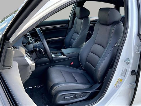 Used 2022 Honda Accord Sport image 8