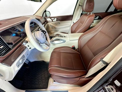 Used 2023 Mercedes-Benz Maybach GLS 600 4MATIC image 19