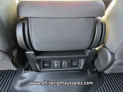 Used 2022 GMC Sierra 1500 SLE w/ Preferred Package image 11