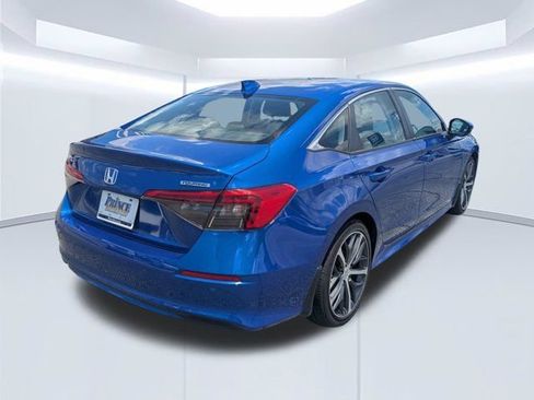 Used 2024 Honda Civic Touring image 3