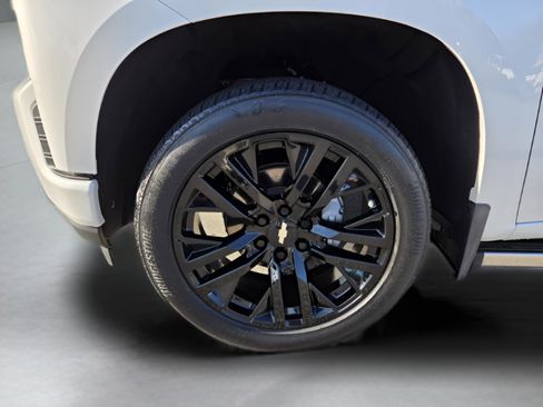 Used 2021 Chevrolet Silverado 1500 High Country w/ Technology Package image 30