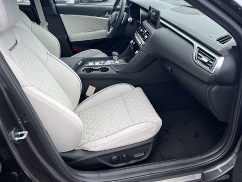 Used 2025 Genesis G70 3.3T Advanced w/ Sport Prestige Package image 14