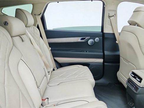 Used 2025 Genesis GV80 3.5T Prestige image 26