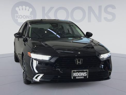 Used 2023 Honda Accord Touring image 4