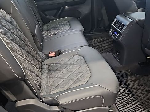 New 2026 Volkswagen Atlas SEL Premium R-Line AWD/4WD image 17