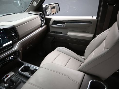 Used 2024 GMC Sierra 1500 SLT w/ SLT Premium Plus Package image 17