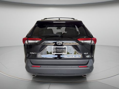 Used 2025 Toyota RAV4 XLE Premium FWD image 4