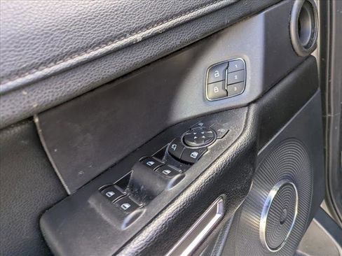 Used 2021 Ford Expedition XLT image 12