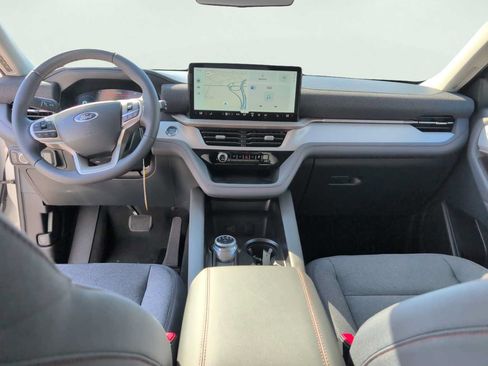 New 2026 Ford Explorer Active RWD image 5