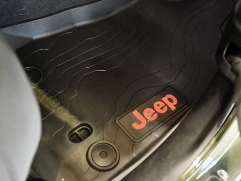 Used 2023 Jeep Wrangler Unlimited Sahara w/ Cold Weather Group AWD/4WD image 29