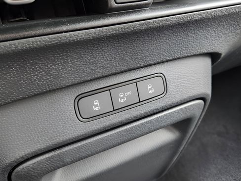 New 2025 Volkswagen ID. Buzz Pro S image 18