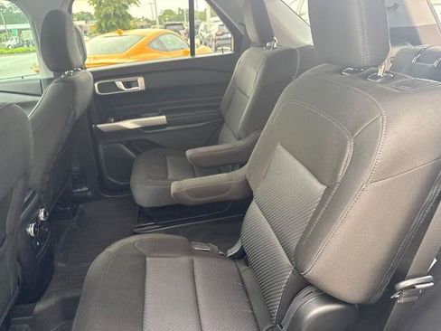 Certified 2024 Ford Explorer XLT RWD image 25