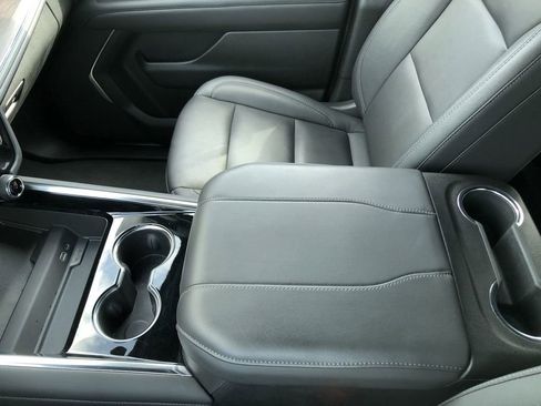 Used 2025 Chevrolet Tahoe LT image 27