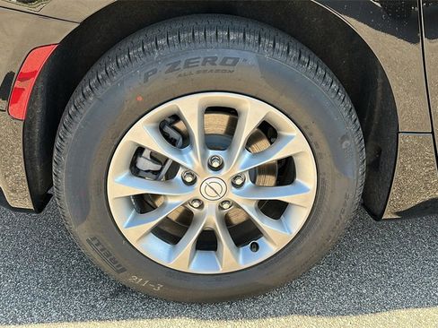 New 2026 Chrysler Pacifica Select image 9