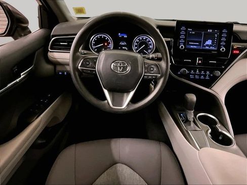 Used 2021 Toyota Camry LE FWD image 5
