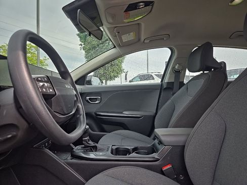 Certified 2025 Kia K4 FWD image 32