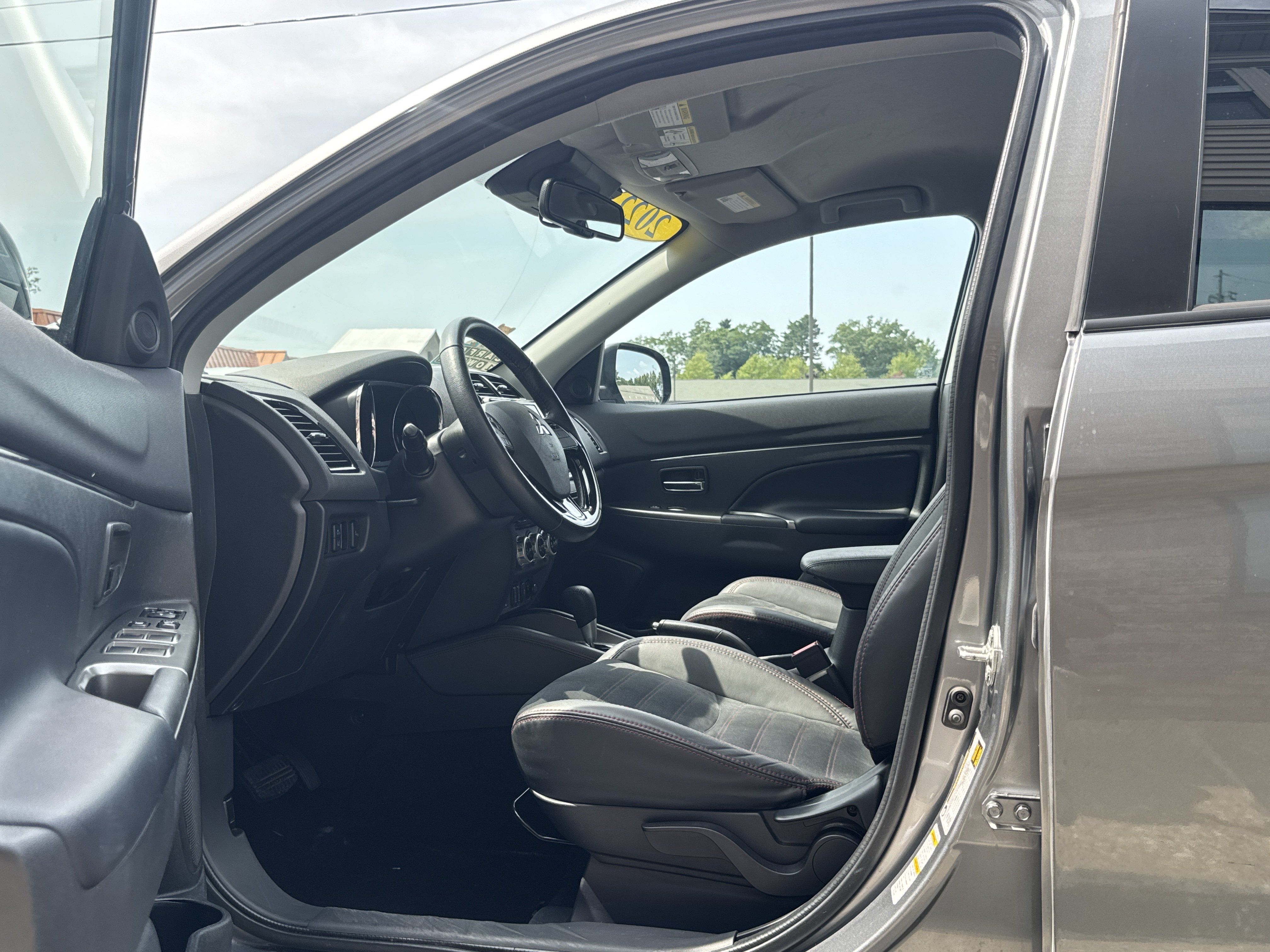 Used 2022 Mitsubishi Outlander Sport SE AWD/4WD image 9