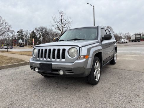 Used 2014 Jeep Patriot Sport image 5