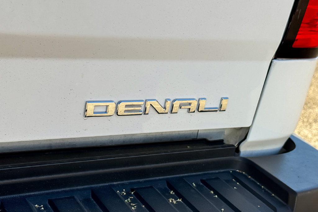 Used 2019 GMC Sierra 3500 Denali w/ Duramax Plus Package AWD/4WD image 18