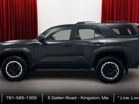Certified 2025 Toyota 4Runner TRD Off-Road AWD/4WD image 8