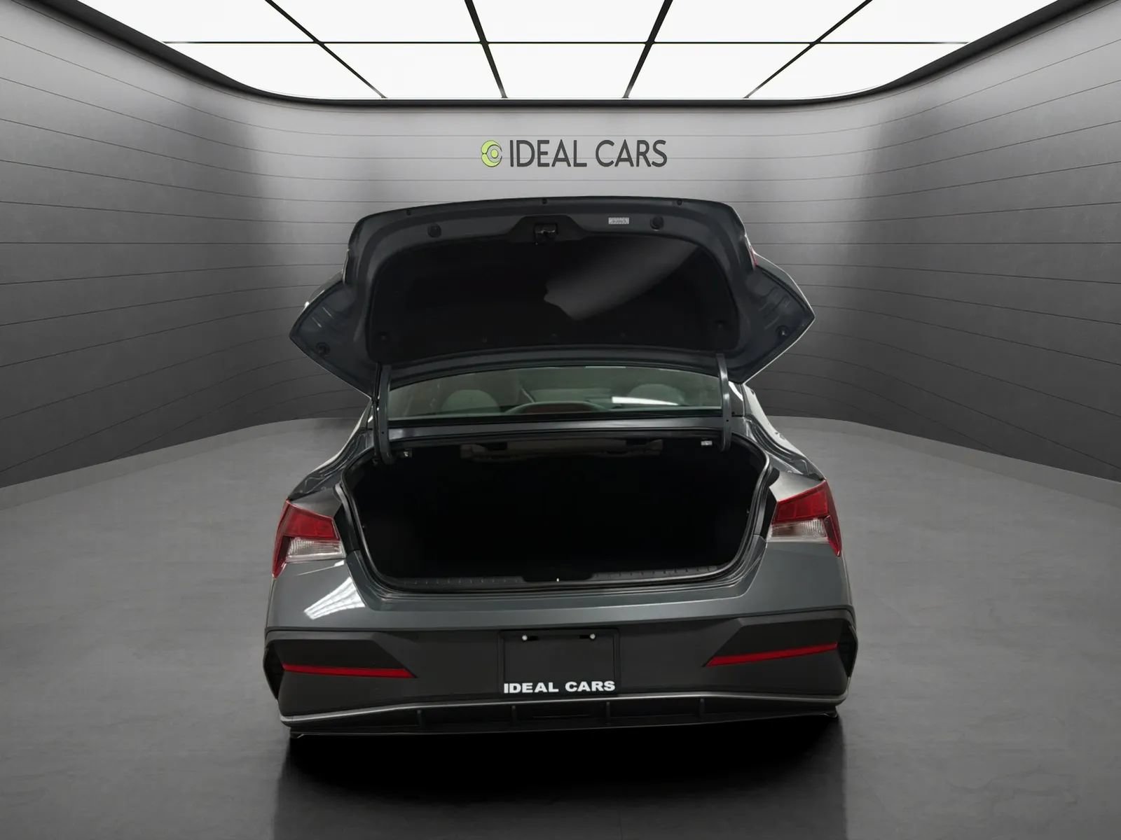 Used 2024 Hyundai Elantra SE FWD image 9