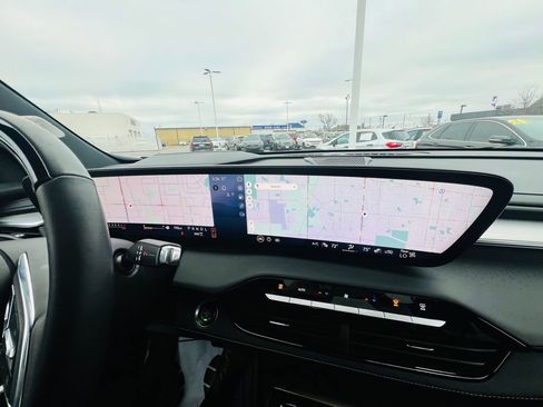 Used 2025 Buick Enclave Avenir w/ Super Cruise Package image 42