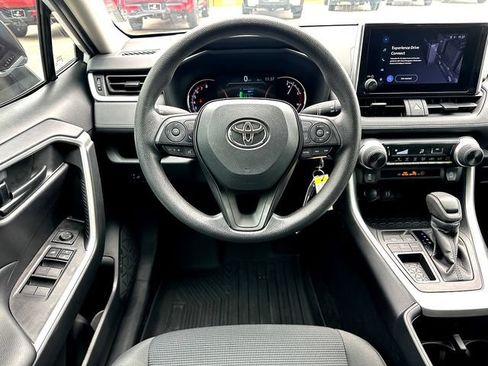 Used 2024 Toyota RAV4 LE FWD image 20