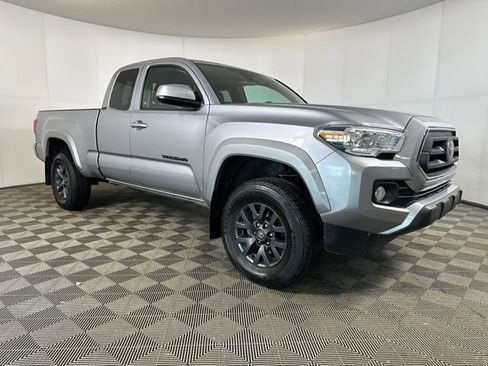 Used 2021 Toyota Tacoma SR5 w/ SR5 Appearance Package (SM) image 2