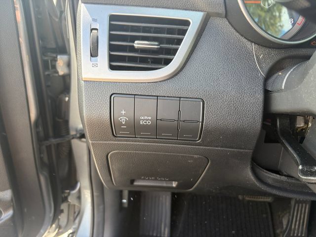 Used 2016 Hyundai Elantra GT FWD image 27