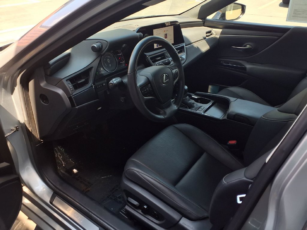 Used 2024 Lexus ES 300h w/ Premium Package FWD image 17