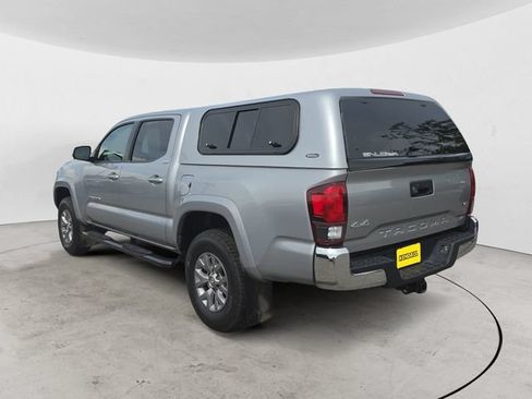 Used 2019 Toyota Tacoma SR5 AWD/4WD image 3