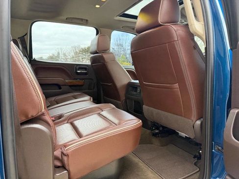 Used 2018 Chevrolet Silverado 2500 High Country w/ Duramax Plus Package image 16