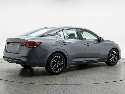 Used 2025 Nissan Sentra SV FWD image 9
